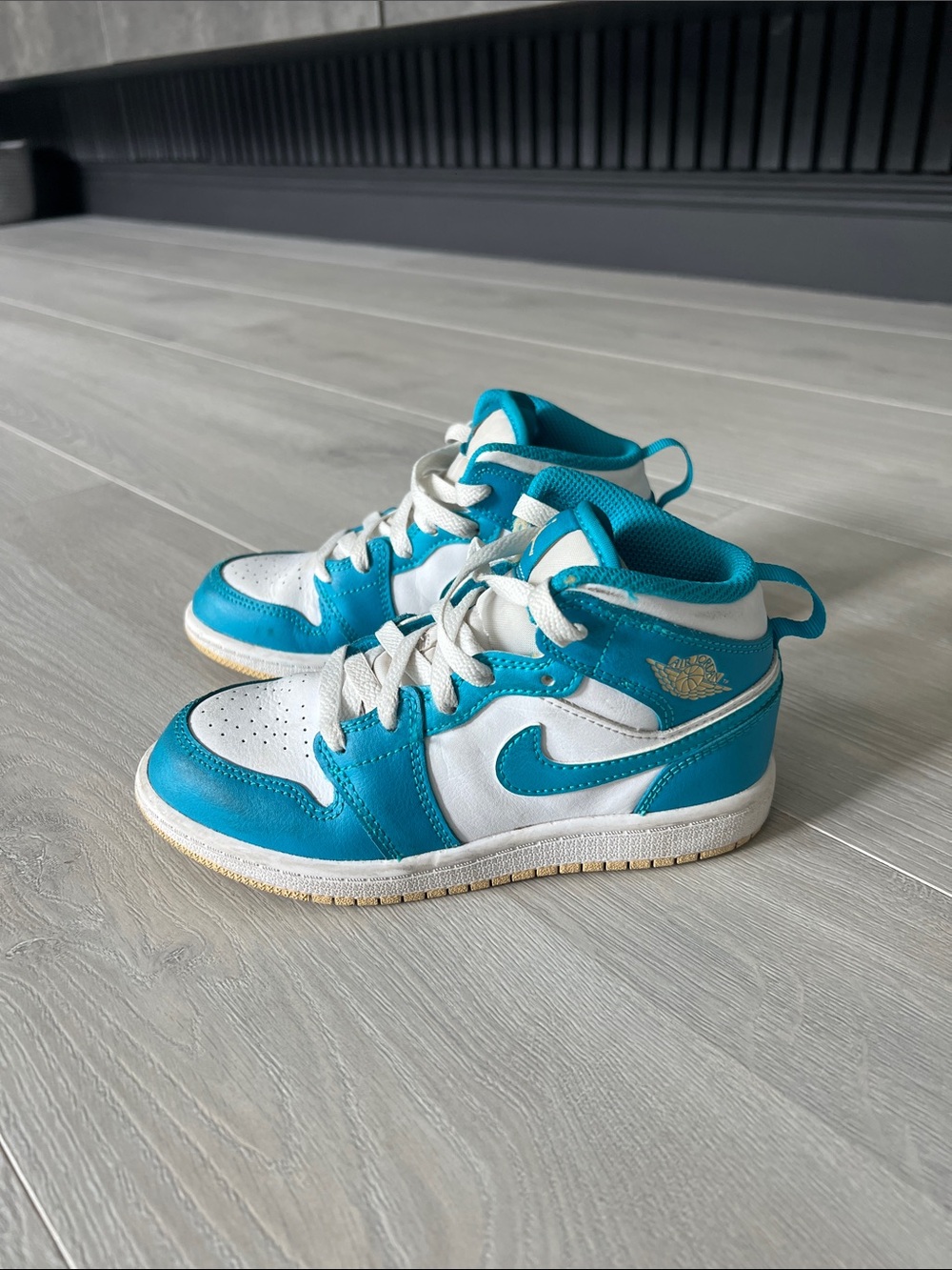 Nike Kids Teal Jordan 1’s